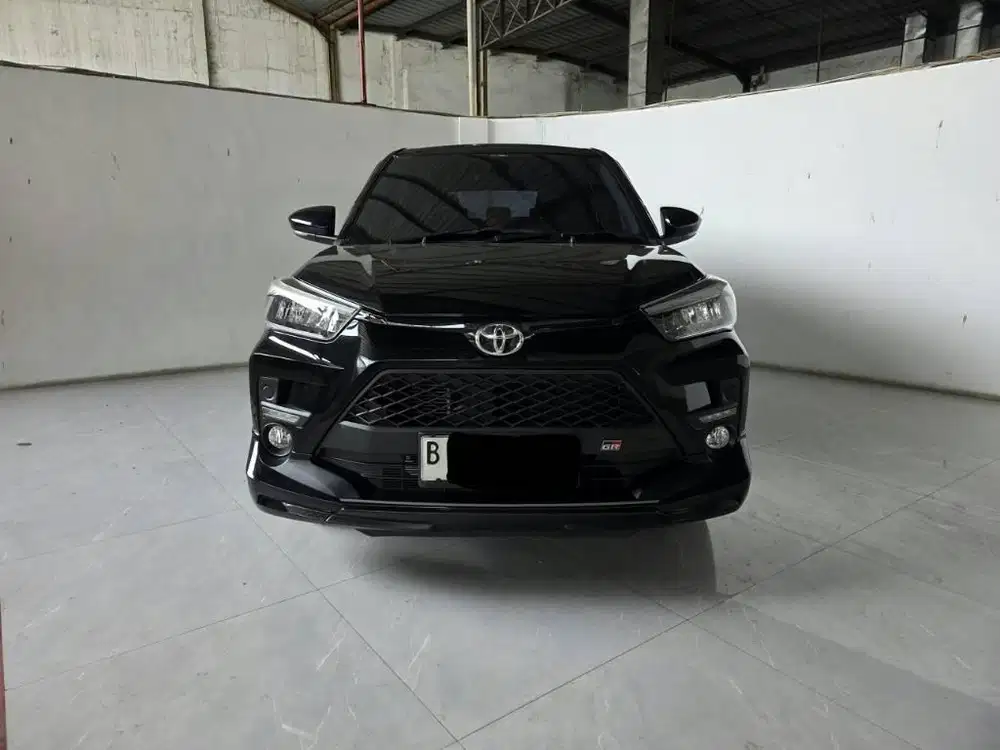 Low Km 21rban Toyota Raize GR 1.0 AT ( Matic ) 2023 Hitam Gress Mulus