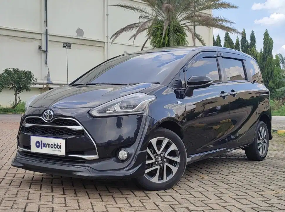 TDP 8,JT, Toyota Sienta 1.5 Q Bensin-AT Hitam 2016