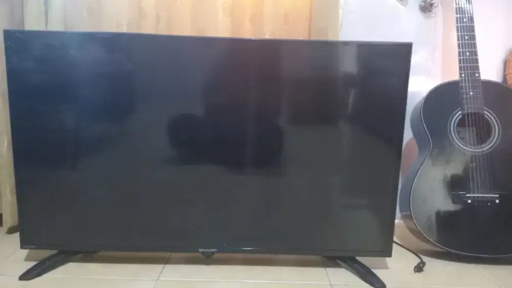Tv Sharp Aquos smart tv 42inci
