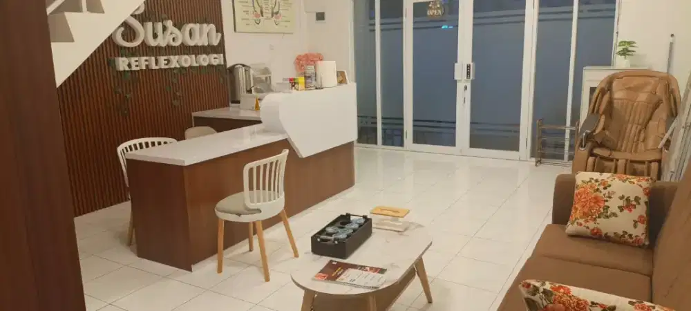 Terapis Khusus Wanita