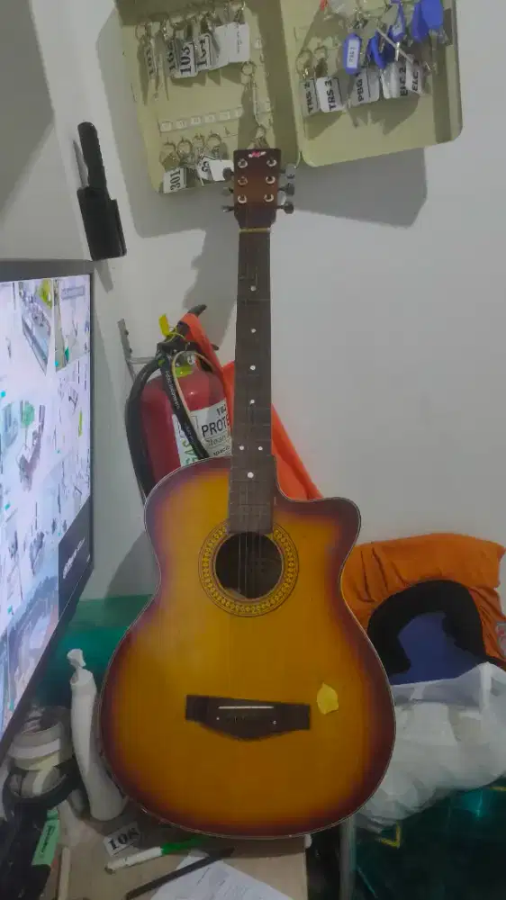 gitar merk YAMAHA FG_435