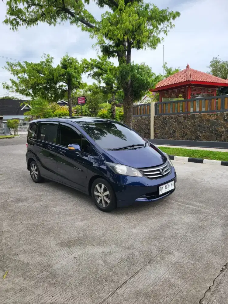 Dijual Honda Freed Psd 2011