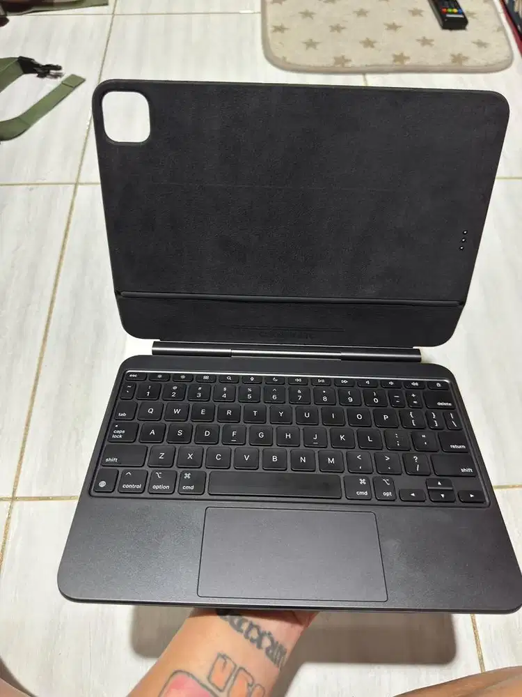DIJUAL.. Apple Magic Keyboard M4/M5 pro 11 inch.. Original apple