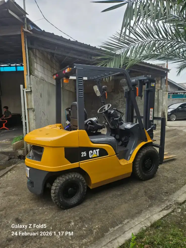 Forklift Caterpillar 2,5 Ton, Manual,3 Meter,Mesin S4S,Tahun 2017