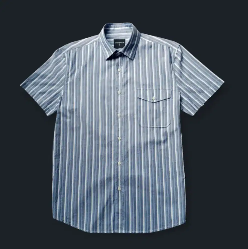 KEMEJA PENDEK UNIVERSITY CLUB, SIZE : L (LD110, P73) SLIMFIT