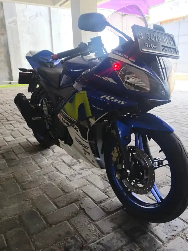Yamaha R15 V2 2015