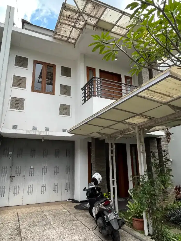 Dijual Cepat Rumah 2 Lantai di Terusan Sukamulya Pasteur