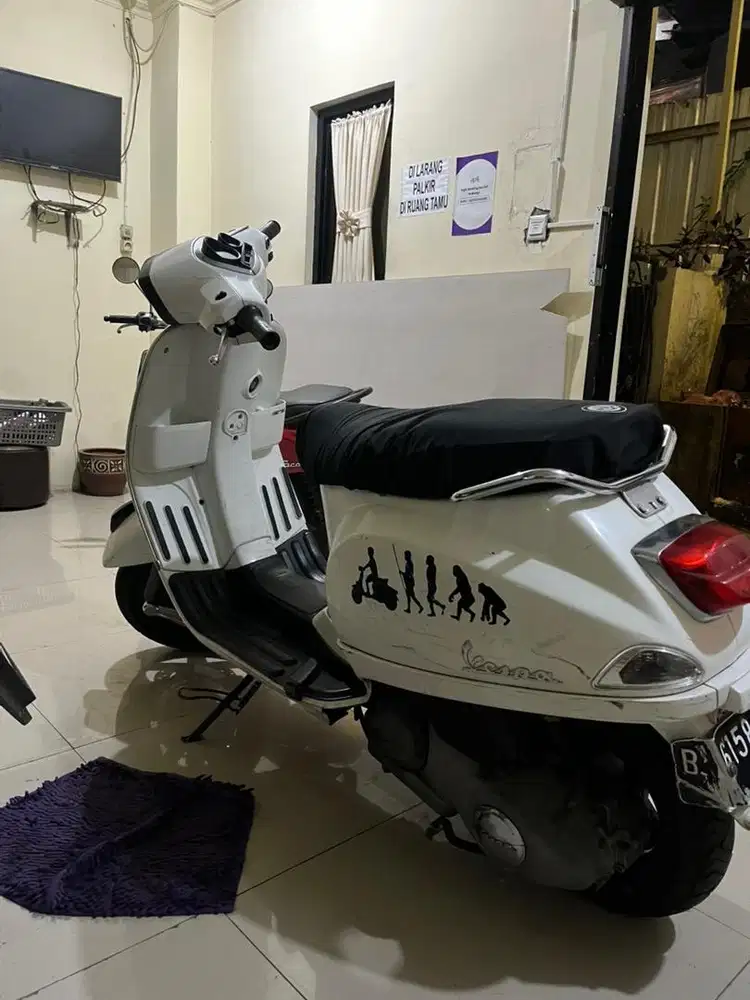 Vespa matic type S putih
