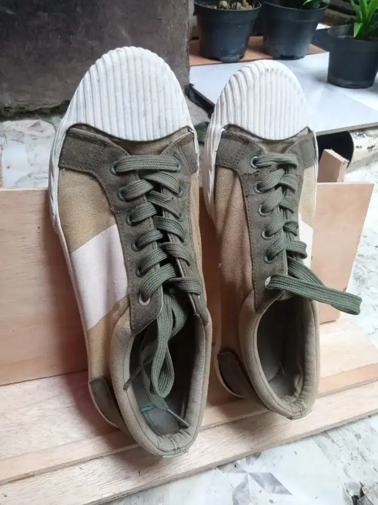 Jual cepat sepatu layak pakai