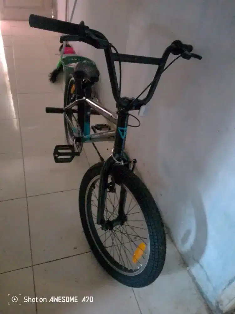 Sepeda BMX baru