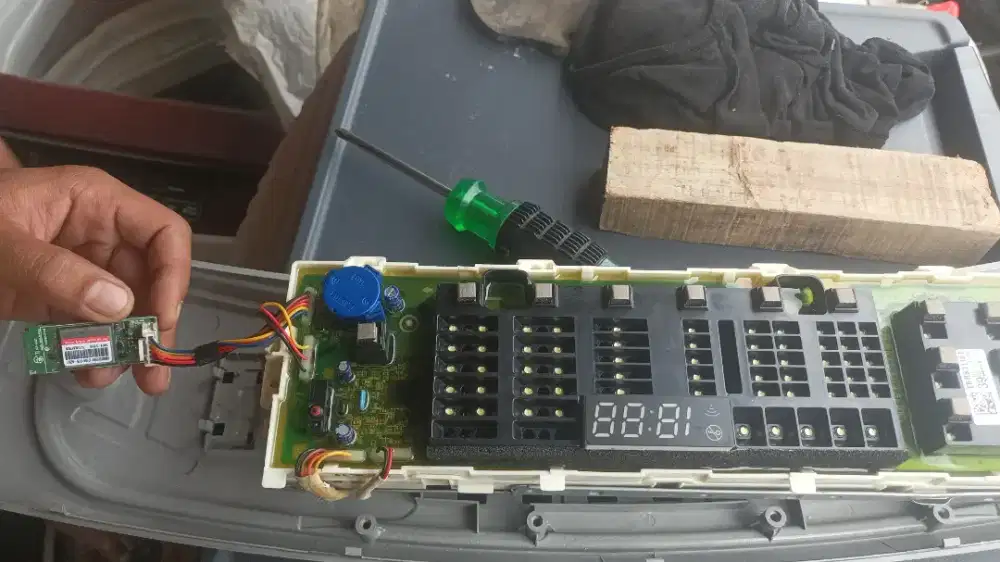 SERVICE KULKAS DAN MESIN CUCI