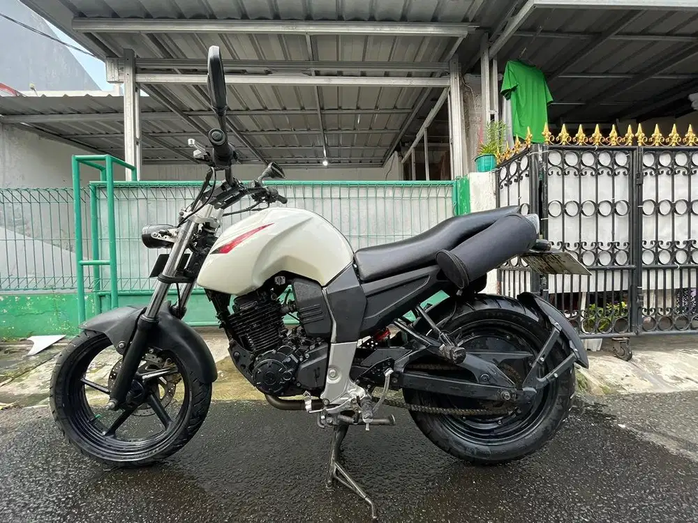 Motor Yamaha Byson Tahun 2012 Modifikasi Touring (Vixion , R15)