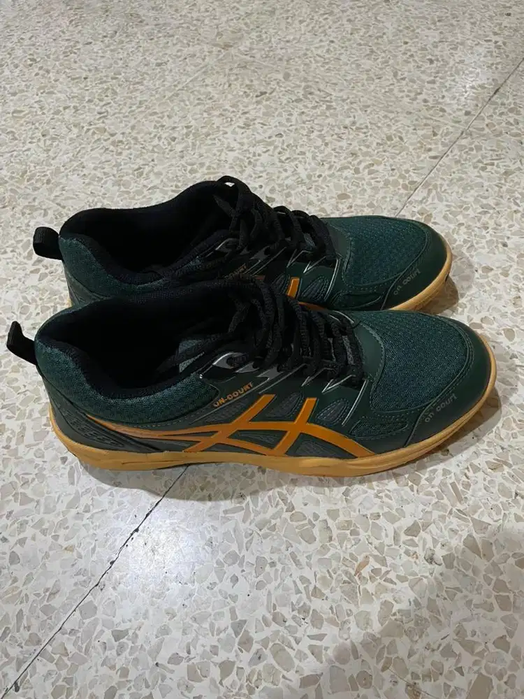 Sepatu Badminton