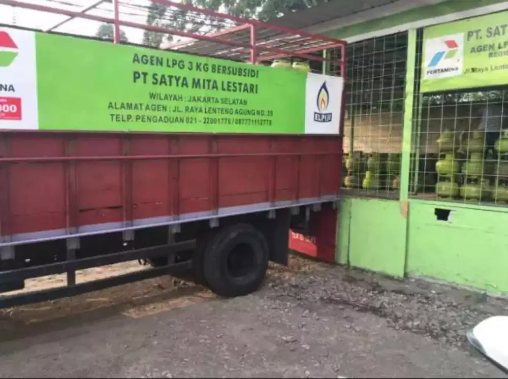 DICARI KENEK BONGKAR MUAT GAS 3 KG