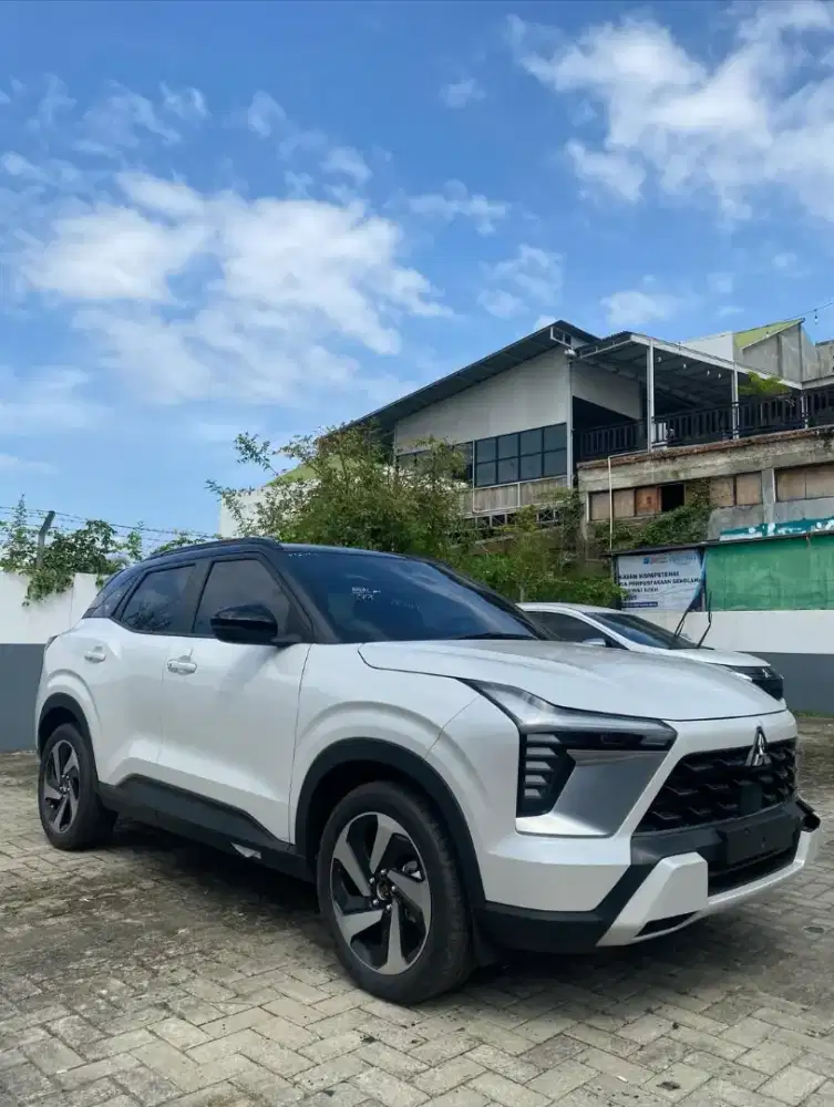 Mitsubishi Xforce Ultimate DS White