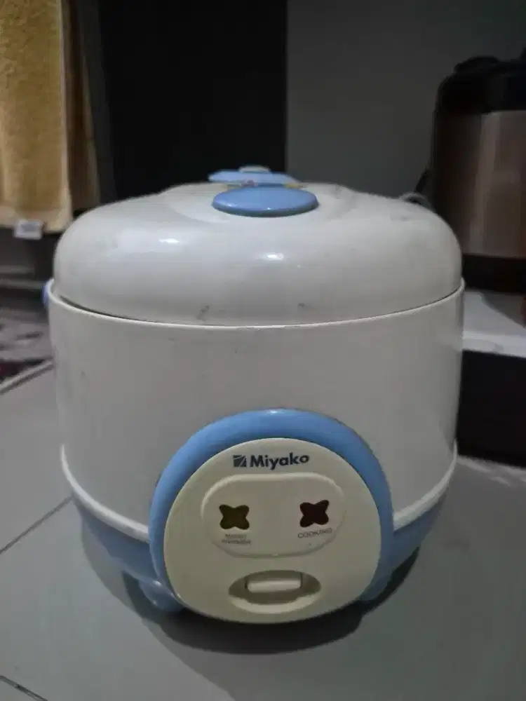 Rice Cooker Miyako MCM-606A (0.6L) – Kondisi Normal & Mulus