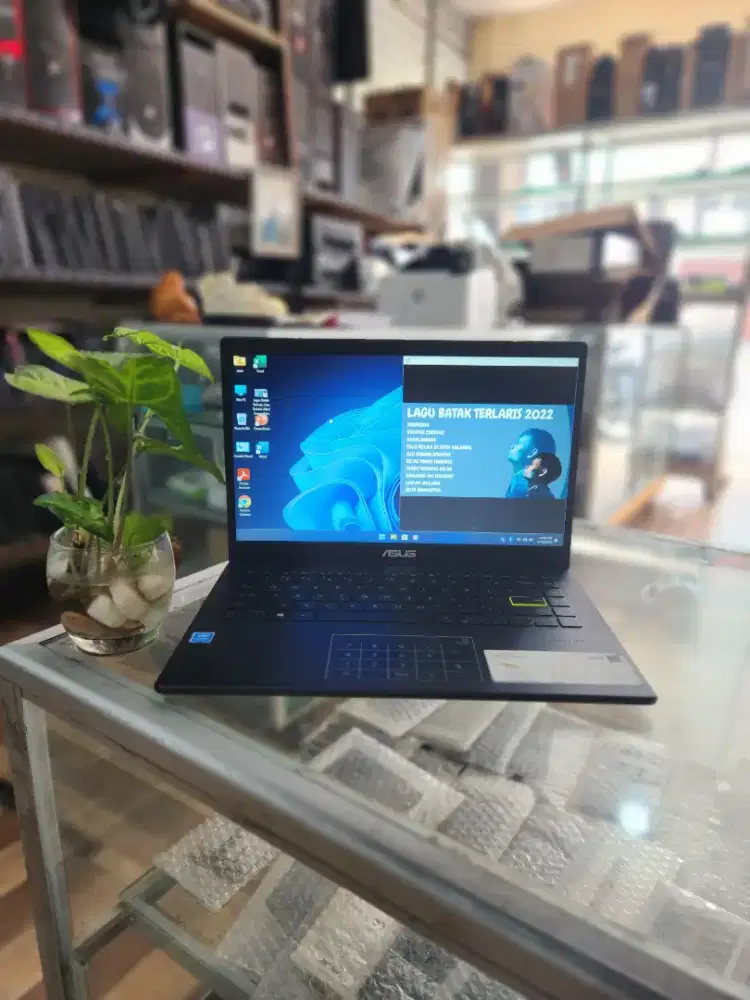 laptop asus celeron gen 10th 4/128Gb super mulus slim sangat ringan