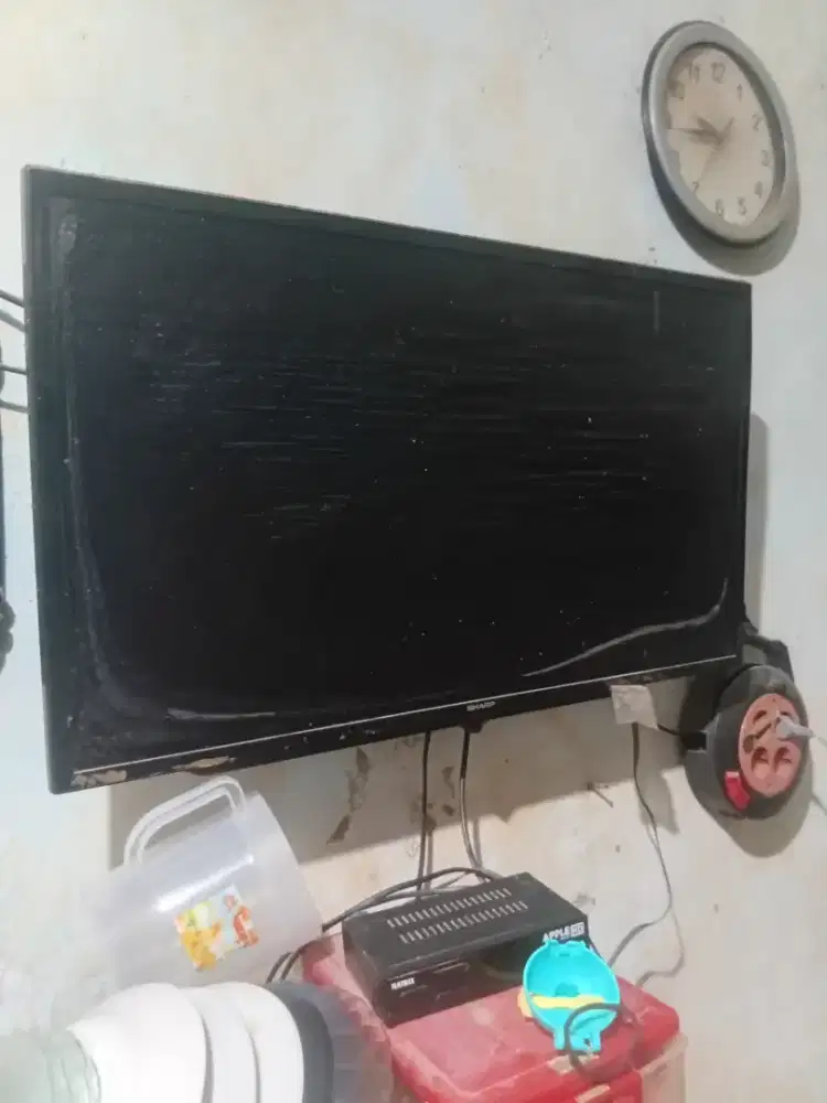 Di jual smart tv LED sharp 32 INC HD