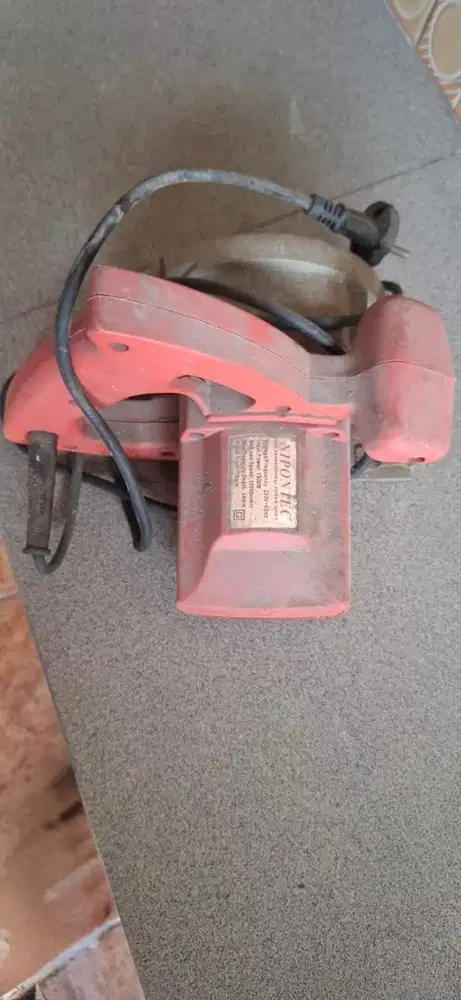 Mesin Grenda Potong Kayu