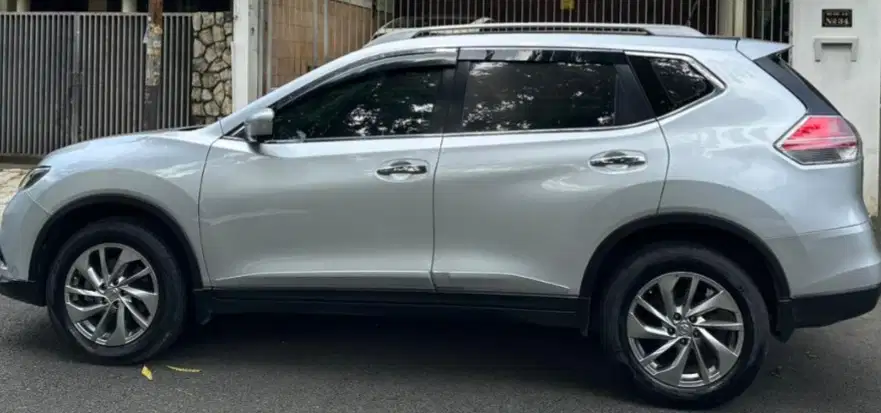 Nissan XTrail 2.5 AT 2015