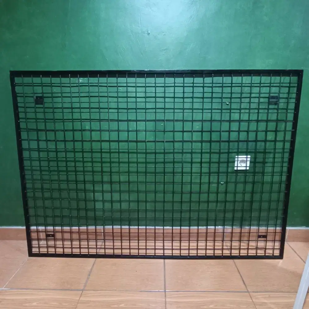 Ram Besi Besar Bingkai Gantungan Display Pajangan Aksesoris Toko / Pot