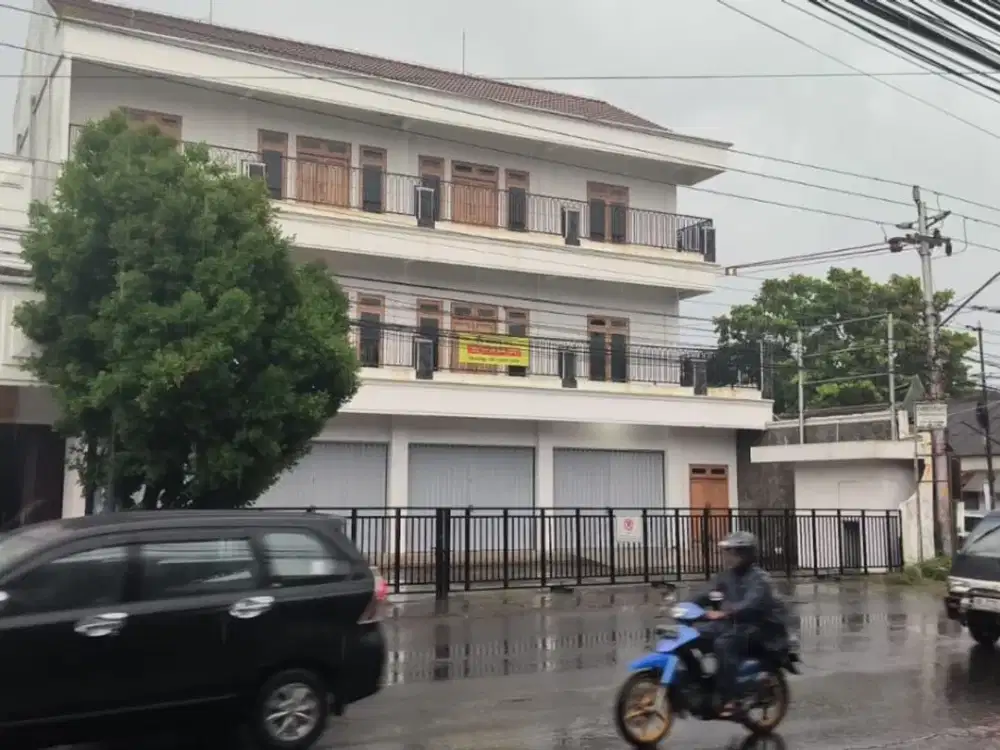 RUKO 3 LANTAI DI KOMPLEK RUKO, NOGOTIRTO, GAMPING, SLEMAN, JOGJA