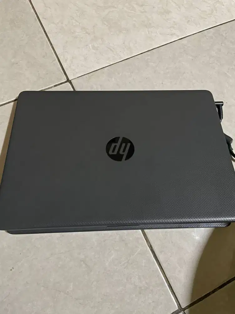 Laptop HP 240 G8