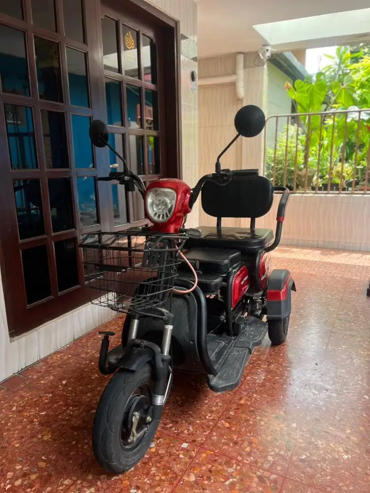 Sepeda listrik roda 3