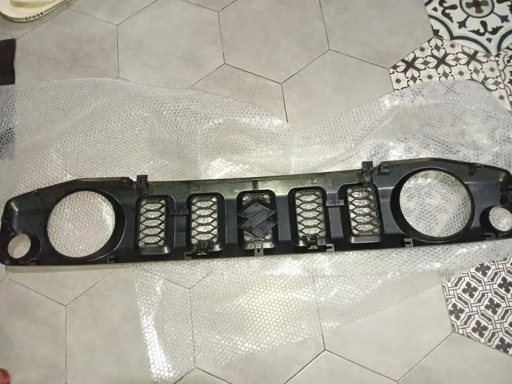Grill depan jimny jb74