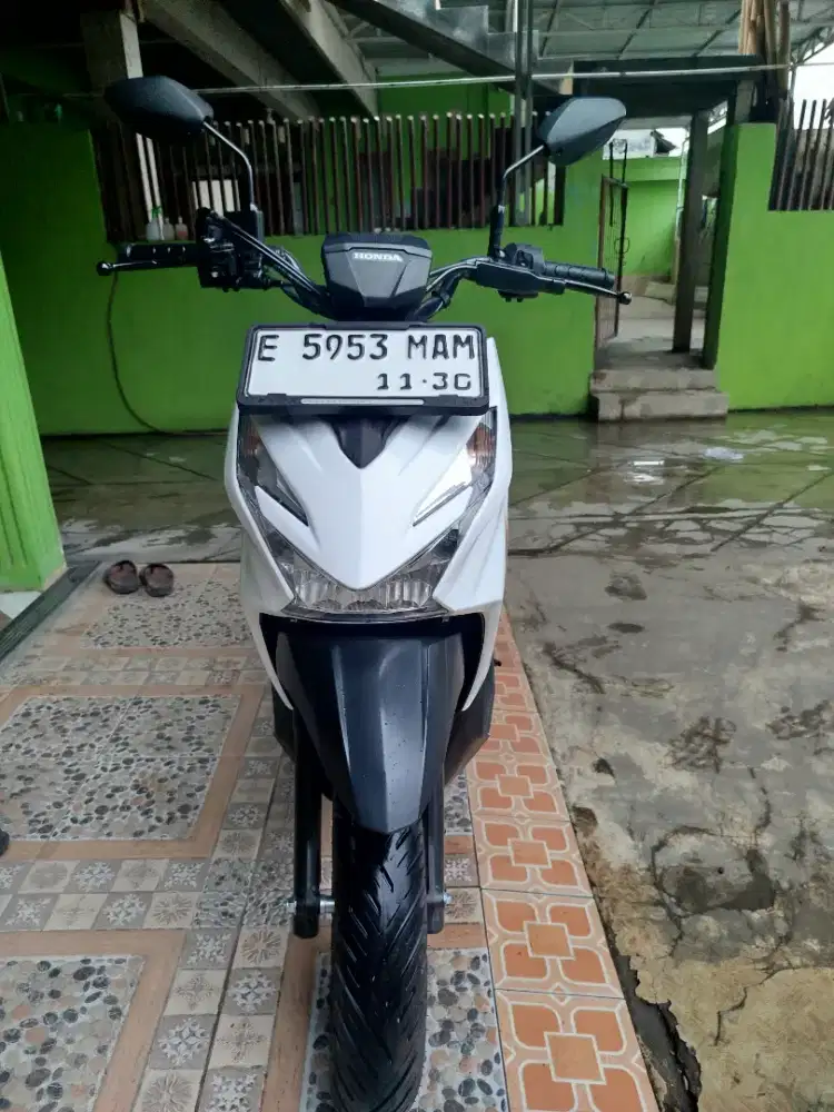 Di jual Beat street warna putih favorit