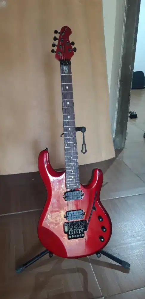 Gitar elektrik siap konser