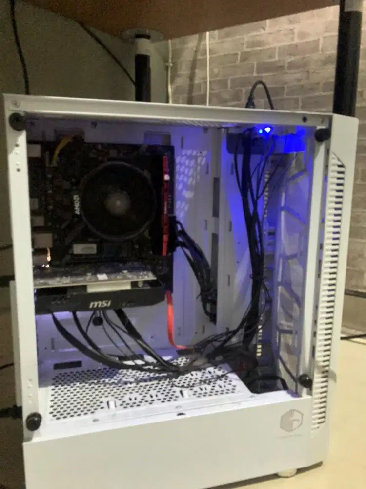 PC GAMING AMD 3 2200G