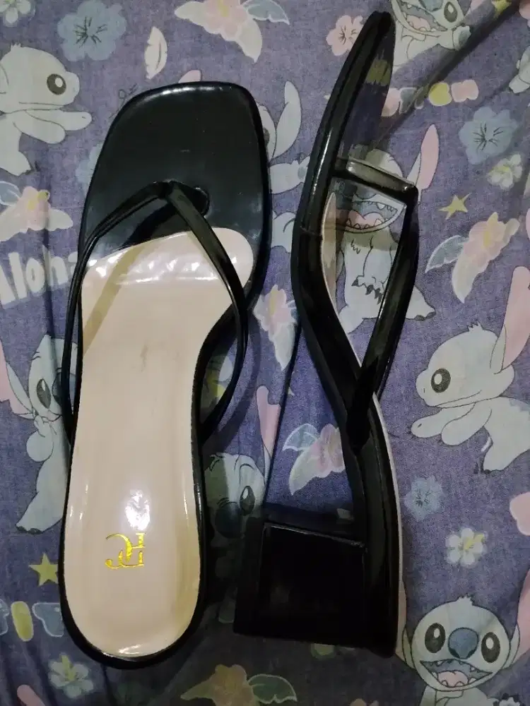 Sandal hils wanita size 40