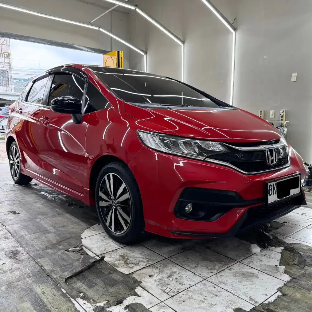 HONDA JAZZ TAHUN 2020 TIPE 1.5 RS CVT WARNA MERAH
