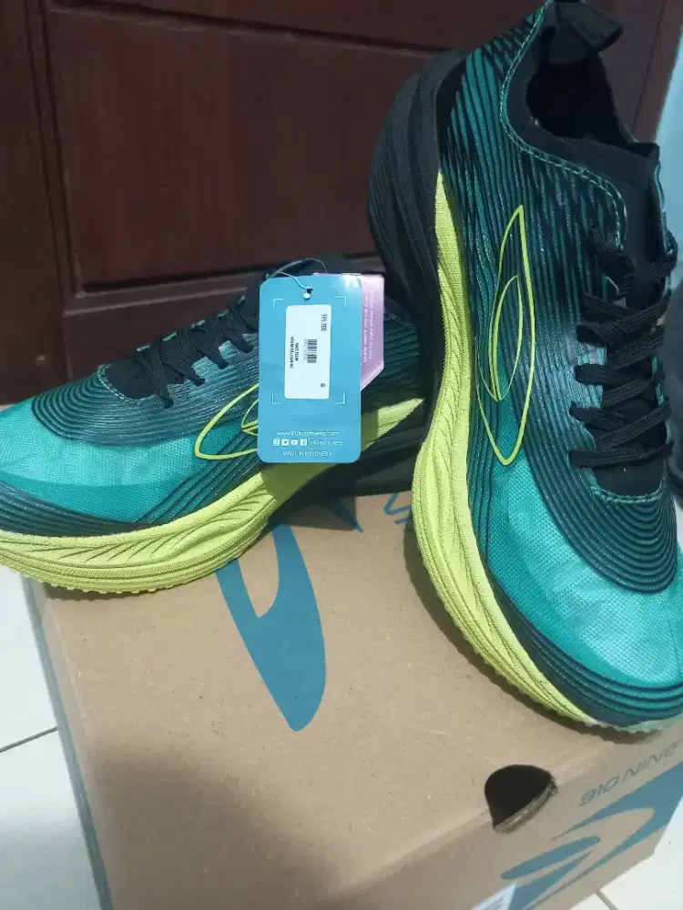 Sepatu running 910 nineten Haze flow