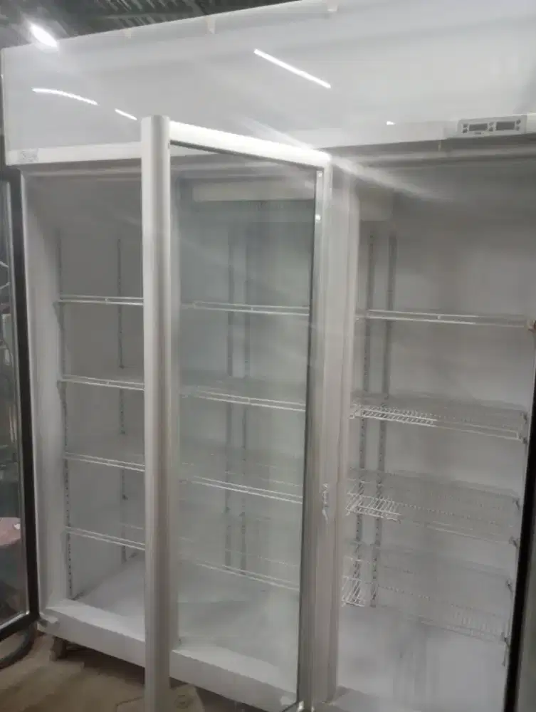 Showcase 3 pintu jumbo normal tinggal pakai