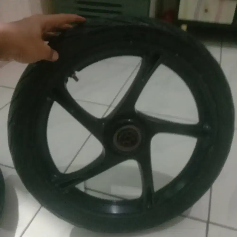 Velg depan standar mio
