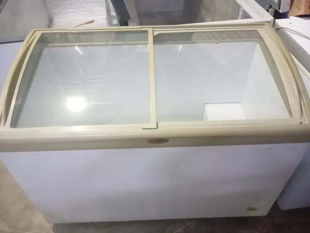 jual freezer kaca ukuran 200 liter normal tinggal pakai saja