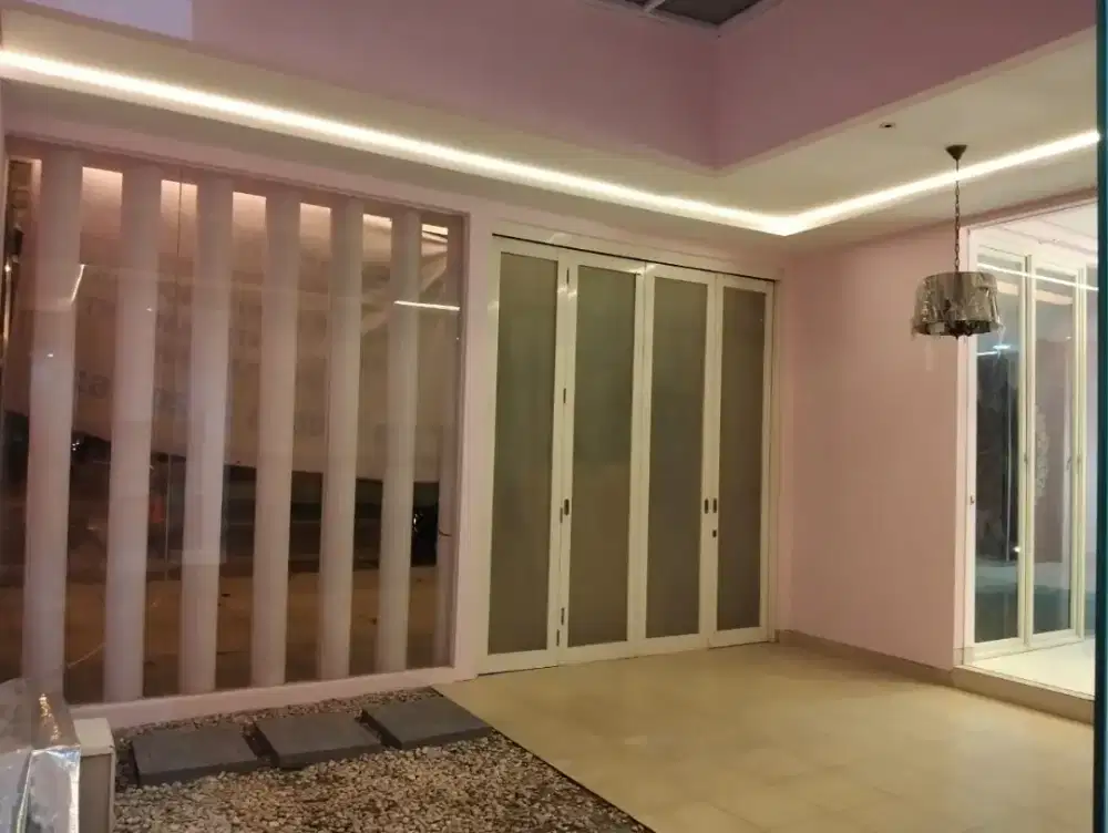 Disewakan Rumah Mewah Pakuwon City