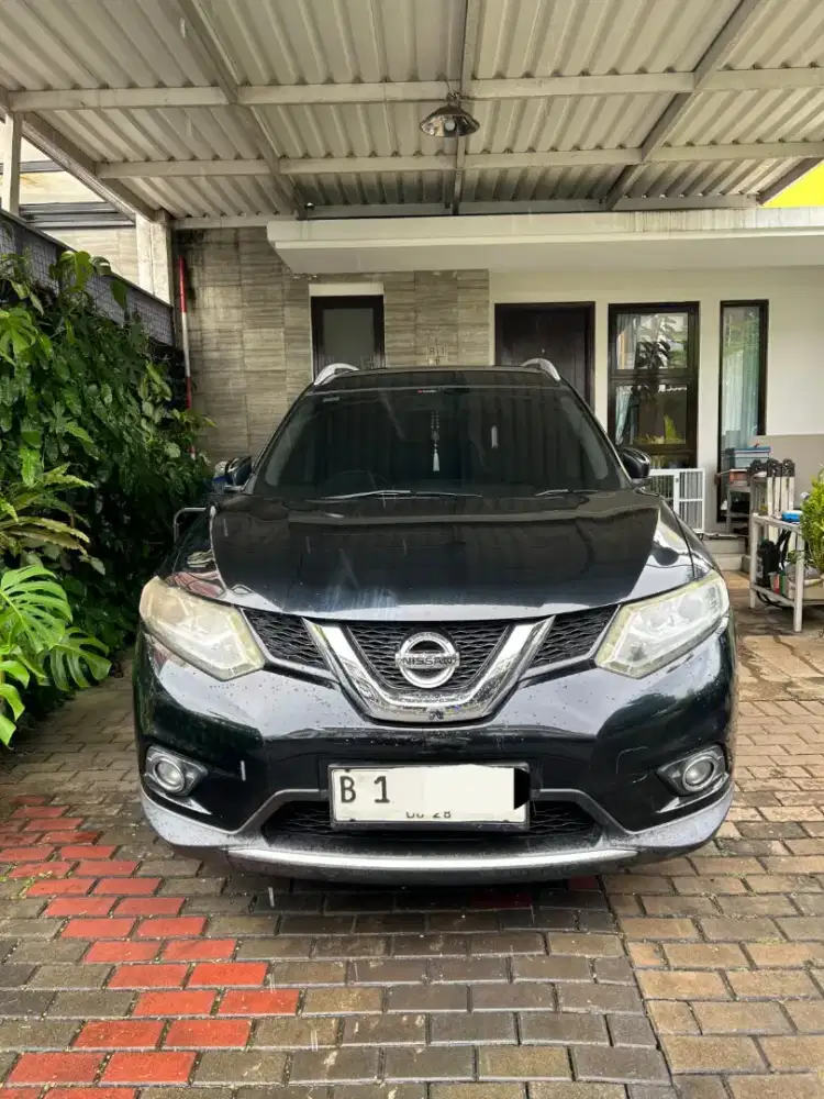 Nissan X-Trail 2.0 AT 2015 Hitam Terawat