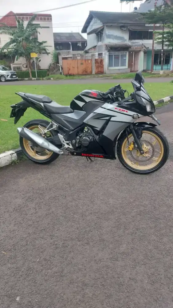 Honda CBR 2015 Komplit
