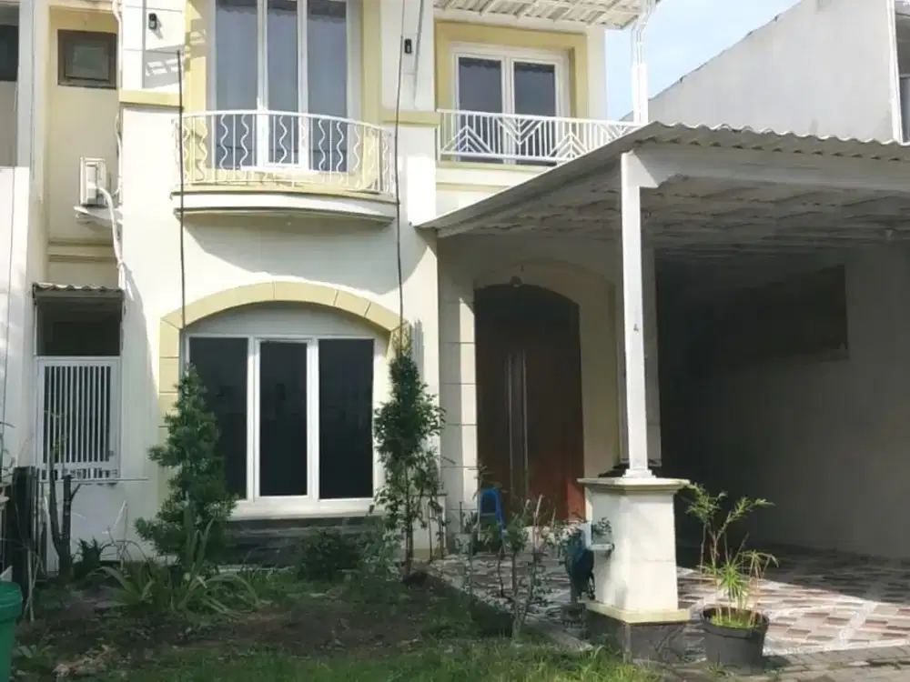 Royal Palais Wisata Bukit Mas