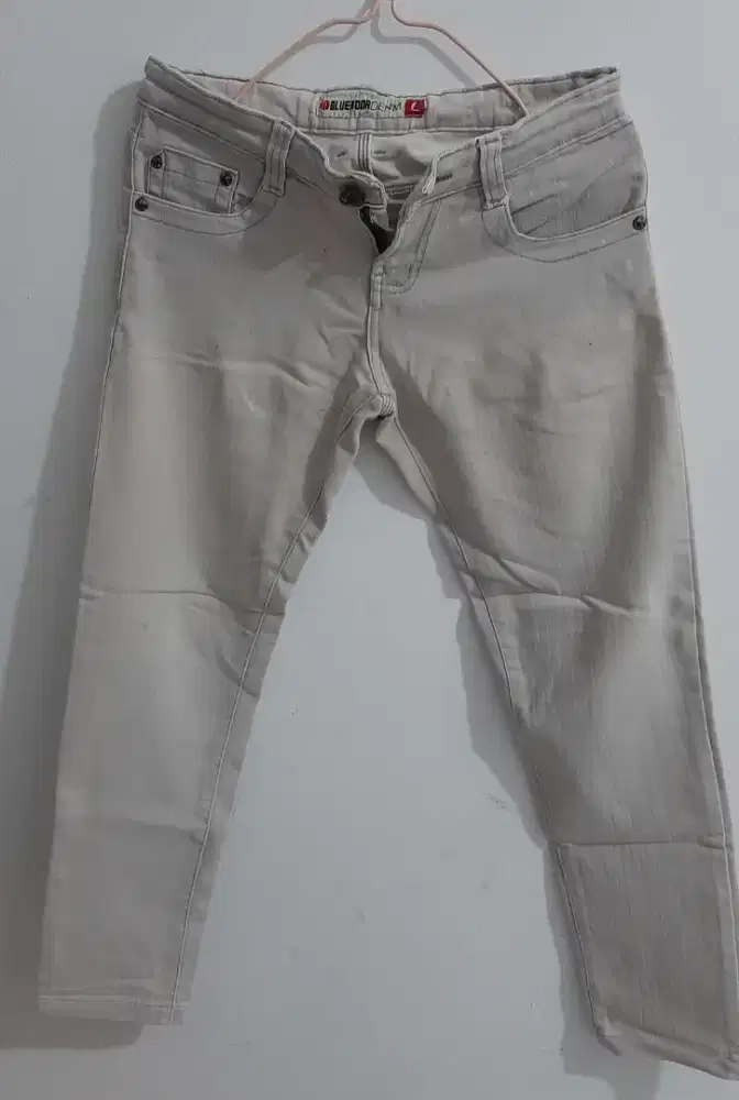 Celana Jeans Abu