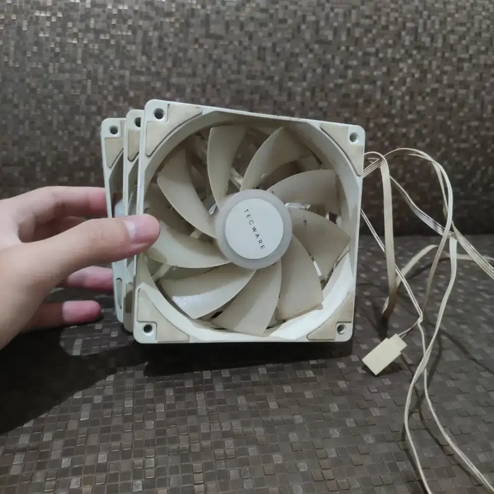 Fan Tecware HF12M ARGB White Copotan Casing (3 buah)