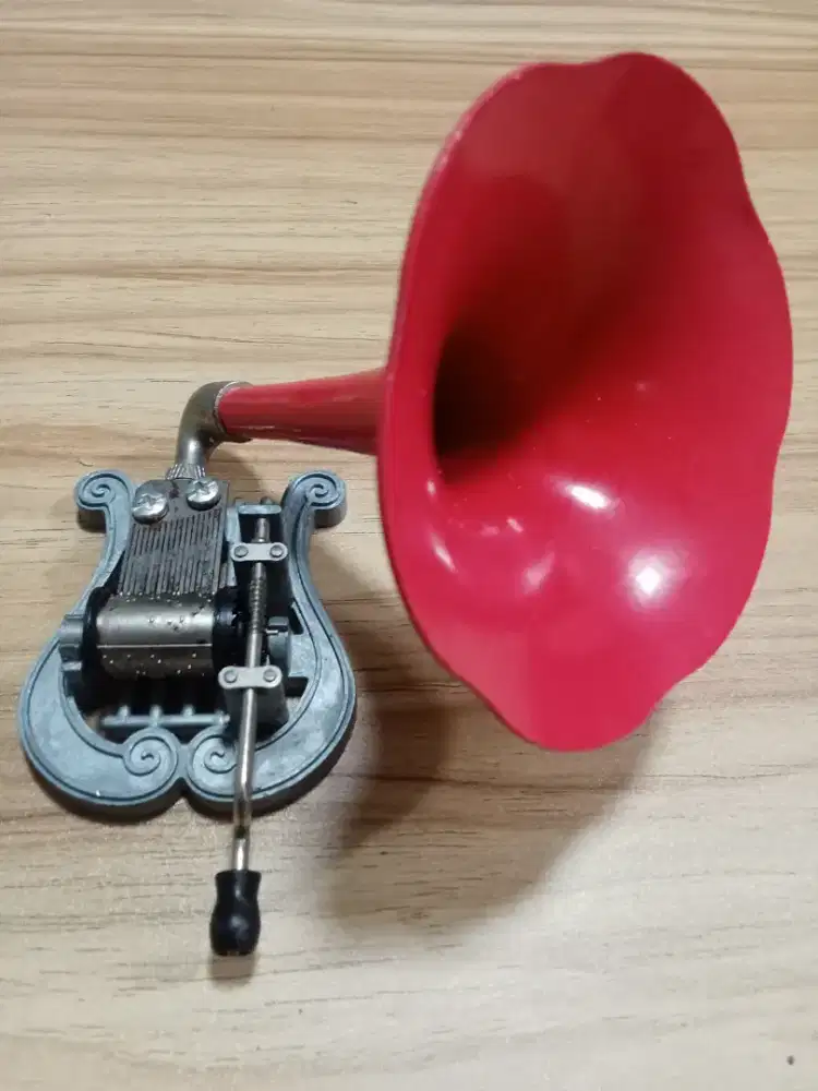 Souvenir antik kotak musik engkol tangan, COD Cijantung Dsk