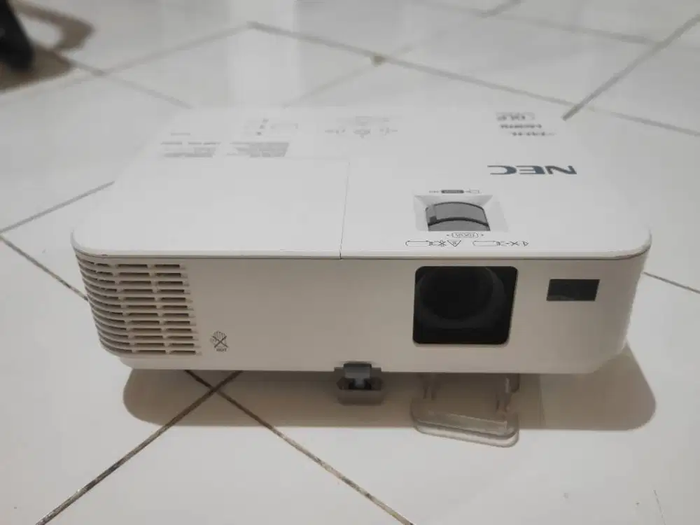 Proyektor Nec V332X 3300 Lumens