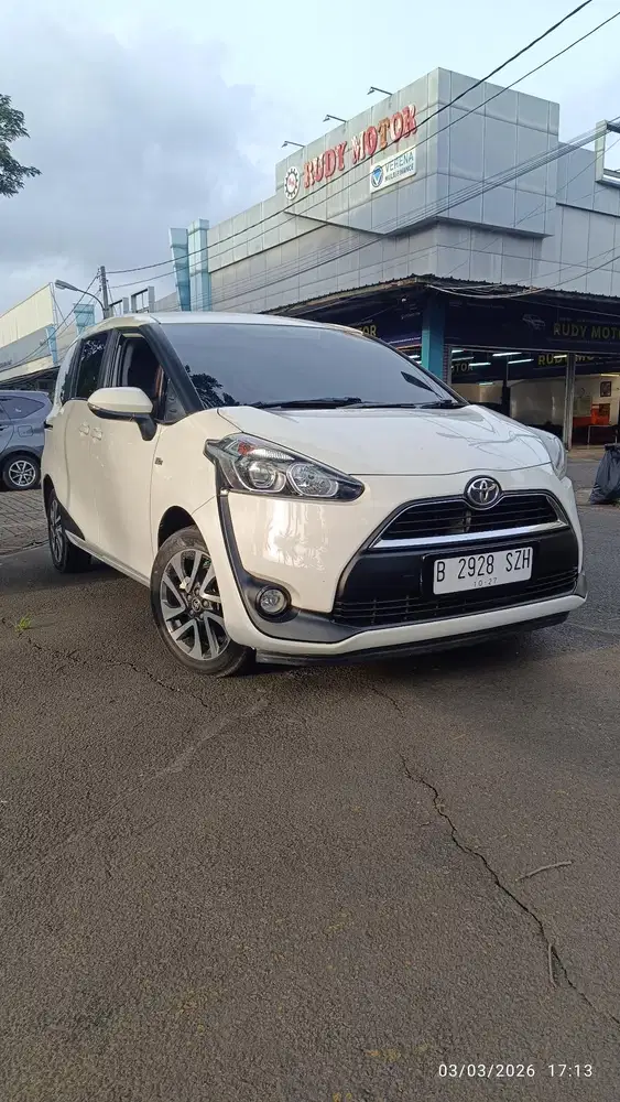 SIENTA V 1.5 AT 2017