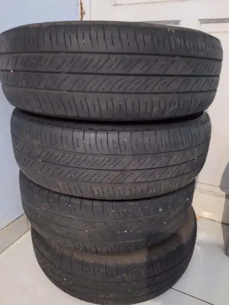 Di Jual Ban Bekas Brio E CVT Masih Tebal