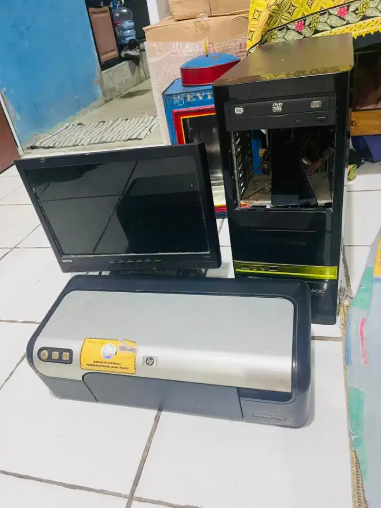 Dijual 1 set CPU, Monitor, printer kondisi apa adanya
