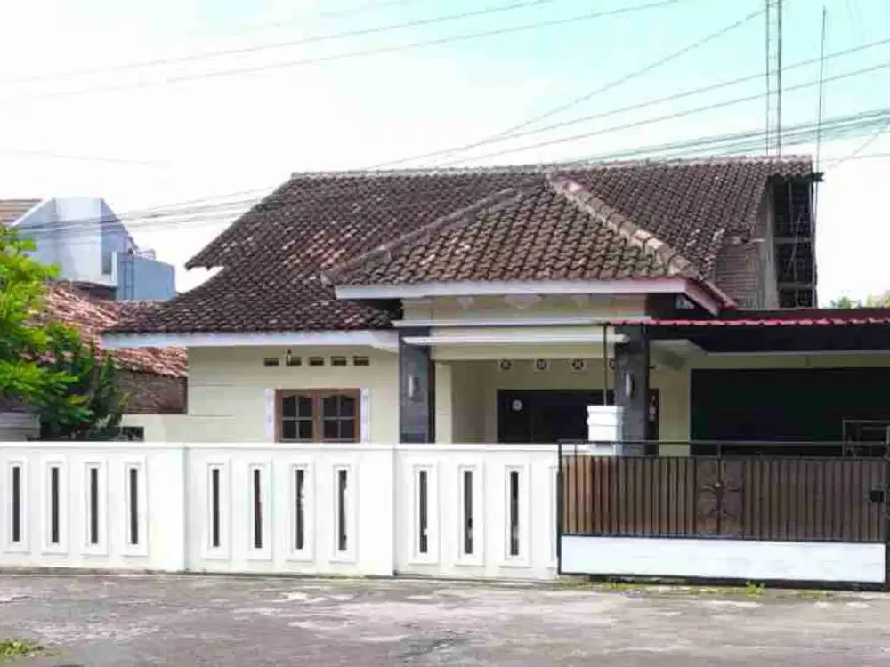 MURAH! Rumah Bagus Tanah Luas Di jl. Godean Dekat Ringroad,  Bakmi Pak Pele,Dowa Bag Dan Pusat kota